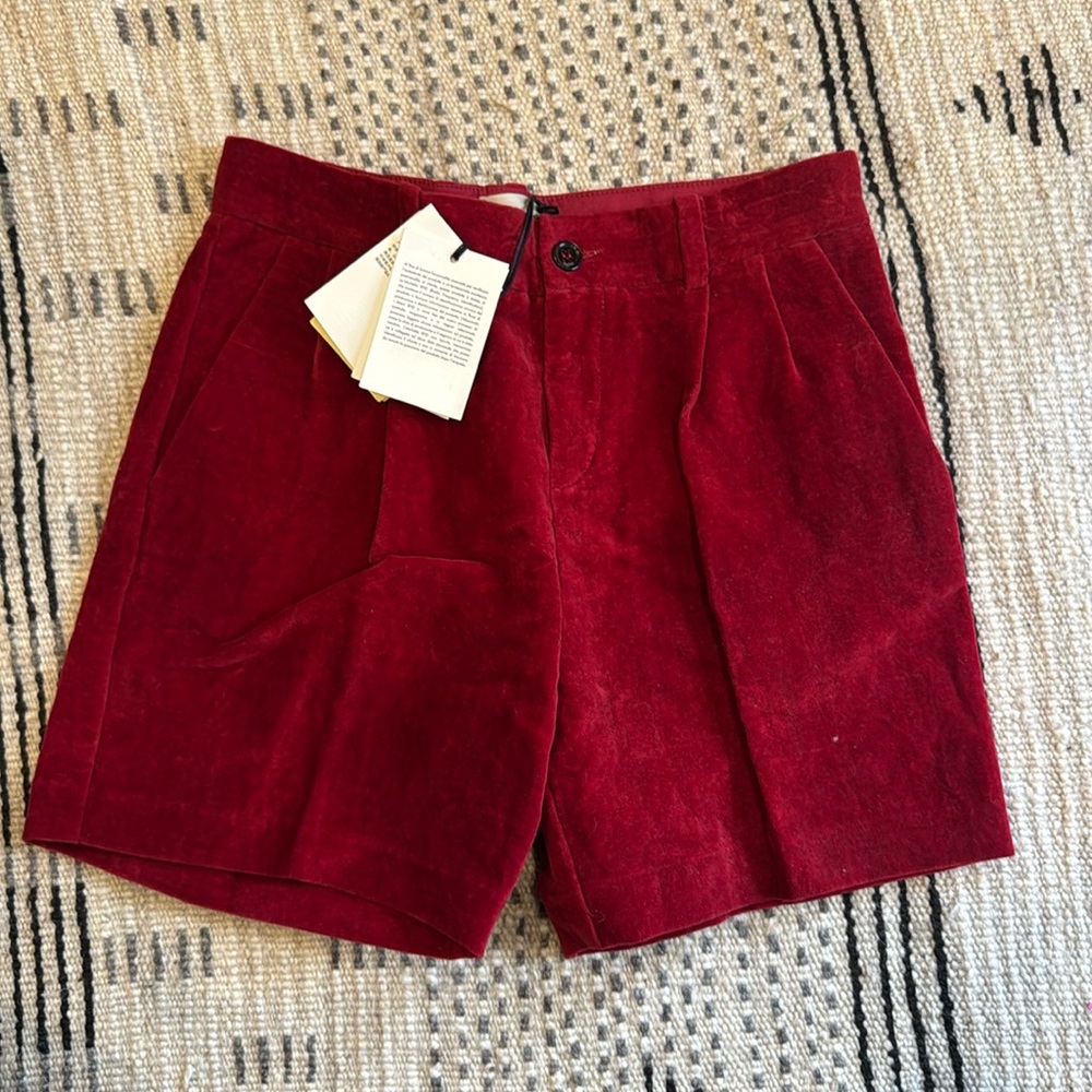 Gucci, kids red velvet Bermuda shorts. Y8.